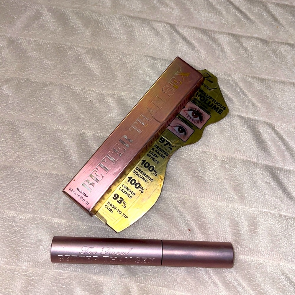 Too Faced
Better Than Sex Volumizing Mascara